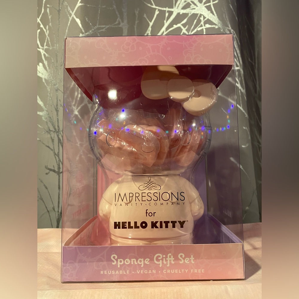 BNIB Hello Kitty Sponge Gift Set